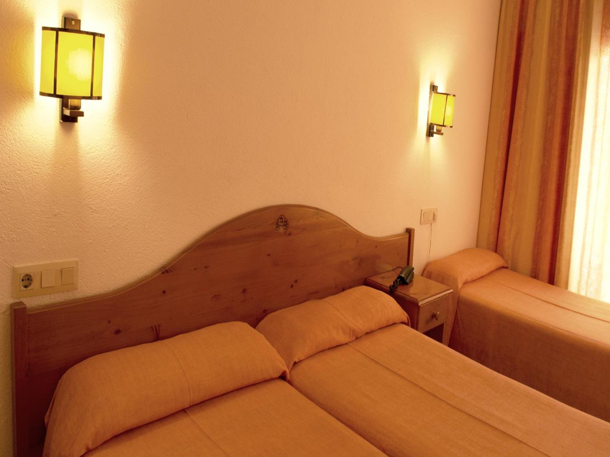 רוזס Hotel Parc חדר תמונה